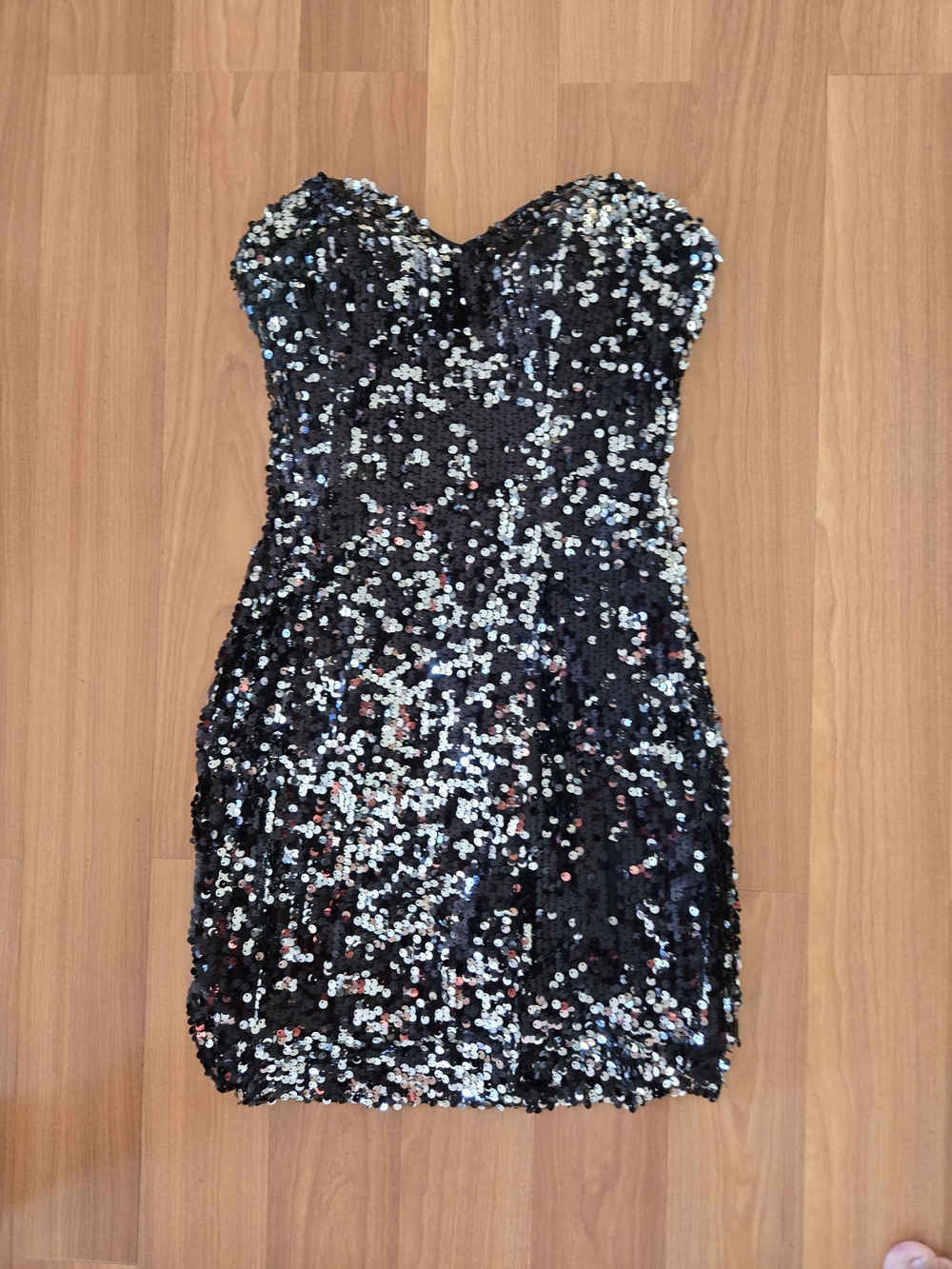 Alyce Paris black sequin mini dress Size 4.
